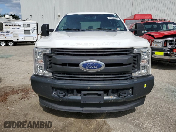 2019 Ford F-250 XL with VIN 1FT7W2B60KEC69079, listed as a Copart auction lot 57605395 with 142,011 mi miles and Clean title. Bid and sale history available at DreamBid. Image 5.