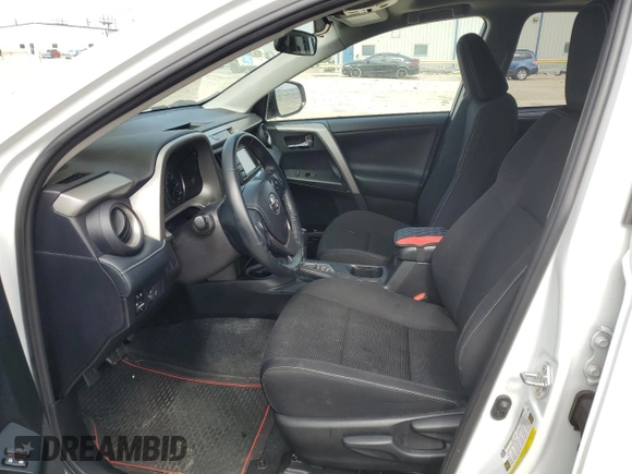 2018 Toyota RAV4 XLE z VIN 2T3WFREV0JW513389, wystawiony jako Copart lot #45601215 z przebiegiem Nie podano mil oraz Szkoda całkowita • Salvage title. Historia ofert i sprzedaży dostępna na DreamBid. Obrazek 7.