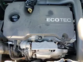 2020 Chevrolet Equinox LT z VIN 2GNAXUEV1L6141156, wystawiony jako Copart lot #86056185 z przebiegiem 84 610 mil mil oraz Szkoda całkowita • Salvage title. Historia ofert i sprzedaży dostępna na DreamBid. Obrazek 16.