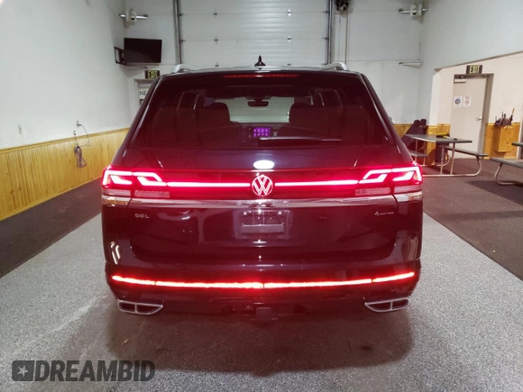 2024 Volkswagen Atlas SEL Premium R-Line with VIN 1V2FR2CA6RC506944, listed as a Copart auction lot 84018054 with 5,616 mi miles and Clean title. Bid and sale history available at DreamBid. Image 6.