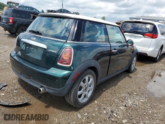 2009 MINI Hardtop z VIN WMWMF33539TU69648, wystawiony jako Copart lot #64213555 z przebiegiem 165 805 mil mil oraz Czysty tytuł • Clean title. Historia ofert i sprzedaży dostępna na DreamBid. Obrazek 3.