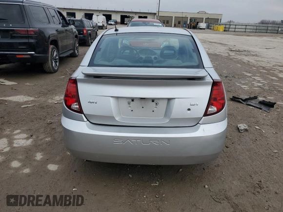 2006 Saturn ION z VIN 1G8AL58B86Z134350, wystawiony jako Copart lot #84191224 z przebiegiem 179 687 mil mil oraz Szkody całkowita. Historia ofert i sprzedaży dostępna na DreamBid. Obrazek 6.