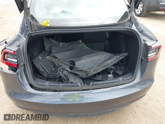 2022 Tesla Model 3 Long Range z VIN 5YJ3E1EB6NF260118, wystawiony jako IAAI lot #42139962 z przebiegiem 52 566 mil mil oraz . Historia ofert i sprzedaży dostępna na DreamBid. Obrazek 21.