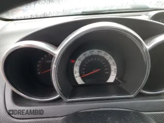 2010 Pontiac G3 z VIN 3G2TB6DEXAL118985, wystawiony jako Copart lot #83327154 z przebiegiem Nie podano mil oraz Szkody całkowita. Historia ofert i sprzedaży dostępna na DreamBid. Obrazek 9.