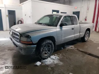 2001 Dodge Dakota with VIN 1B7GL22X71S228661, listed as a Copart auction lot 41849895 with 182,698 mi miles and Salvage Title. Bid and sale history available at carsss.com. Image 1.