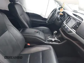 2019 Toyota Highlander SE with VIN 5TDJZRFH0KS722418, listed as a IAAI auction lot 42531509 with 64,369 mi miles and . Bid and sale history available at DreamBid. Image 5.