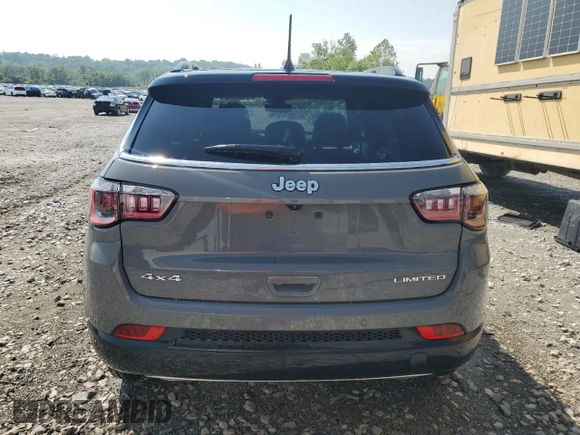 2023 Jeep Compass Limited z VIN 3C4NJDCN9PT565488, wystawiony jako Copart lot #59943685 z przebiegiem 61 706 mil mil oraz Czysty tytuł • Clean title. Historia ofert i sprzedaży dostępna na DreamBid. Obrazek 6.