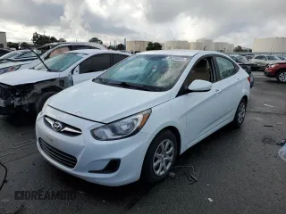 2013 Hyundai Accent GLS z VIN KMHCT4AEXDU522229, wystawiony jako Copart lot #38228524 z przebiegiem 134 728 mil mil oraz Szkoda całkowita • Salvage title. Historia ofert i sprzedaży dostępna na DreamBid. Obrazek 1.