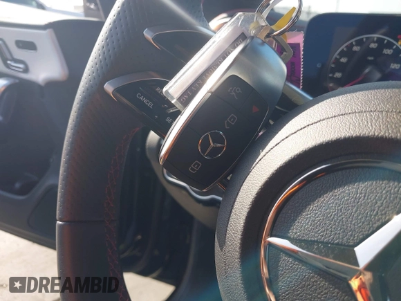 2025 Mercedes-Benz CLA 250 z VIN W1K5J4GBXSN481534, wystawiony jako IAAI lot #42254760 z przebiegiem 7 738 mil mil oraz . Historia ofert i sprzedaży dostępna na DreamBid. Obrazek 11.