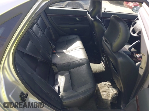 2004 Volvo S80 with VIN YV1TS91Z341351679, listed as a IAAI auction lot 41982117 with 116,217 mi miles. Bid and sale history available at carsss.com. Image 8.
