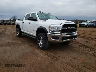 2019 Ram 2500 Tradesman z VIN 3C6UR5CJ2KG593276, wystawiony jako Copart lot #54655995 z przebiegiem 124 069 mil mil oraz Czysty tytuł • Clean title. Historia ofert i sprzedaży dostępna na DreamBid. Obrazek 13.