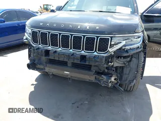 2024 Jeep Wagoneer Series II z VIN 1C4SJRBP6RS177027, wystawiony jako IAAI lot #42671631 z przebiegiem 33 707 mil mil oraz . Historia ofert i sprzedaży dostępna na DreamBid. Obrazek 6.