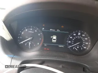 2018 Genesis G80 3.8L z VIN KMHGN4JE6JU225868, wystawiony jako Copart lot #52795435 z przebiegiem 130 974 mil mil oraz Szkody całkowita. Historia ofert i sprzedaży dostępna na DreamBid. Obrazek 9.