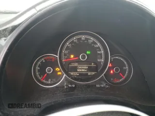 2018 Volkswagen Beetle S z VIN 3VWFD7AT7JM700755, wystawiony jako Copart lot #44312585 z przebiegiem 92 694 mil mil oraz Szkoda całkowita • Salvage title. Historia ofert i sprzedaży dostępna na DreamBid. Obrazek 9.