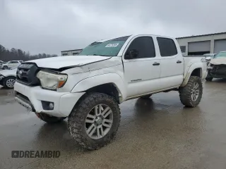 2015 Toyota Tacoma with VIN 5TFLU4ENXFX123821, listed as a Copart auction lot 44775395 with 190,335 mi miles and Salvage Title. Bid and sale history available at carsss.com. Image 1.
