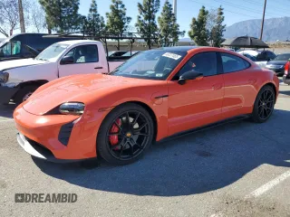 2024 Porsche Taycan GTS z VIN WP0AD2Y16RSA47412, wystawiony jako Copart lot #49727465 z przebiegiem 4 109 mil mil oraz Szkoda całkowita • Salvage title. Historia ofert i sprzedaży dostępna na DreamBid. Obrazek 1.