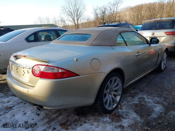 2007 Jaguar XK with VIN SAJWA44BX75B11070, listed as a IAAI auction lot 41433029 with 108,162 mi miles. Bid and sale history available at carsss.com. Image 4.