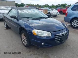 2005 Chrysler Sebring Touring z VIN 1C3EL55R75N561795, wystawiony jako IAAI lot #42175806 z przebiegiem 104 697 mil mil oraz . Historia ofert i sprzedaży dostępna na DreamBid. Obrazek 1.