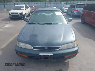 1997 Honda Accord LX z VIN 1HGCD5636VA178059, wystawiony jako IAAI lot #42228506 z przebiegiem 264 174 mil mil oraz . Historia ofert i sprzedaży dostępna na DreamBid. Obrazek 6.