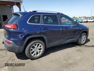 2016 Jeep Cherokee Latitude with VIN 1C4PJMCS1GW304073, listed as a Copart auction lot 60467055 with 74,826 mi miles and Salvage title. Bid and sale history available at DreamBid. Image 3.