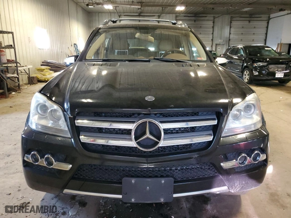 2010 Mercedes-Benz GL-Class GL 350 BlueTEC with VIN 4JGBF2FE9AA584475, listed as a Copart auction lot 70696154 with 175,631 mi miles and Non Repairable. Bid and sale history available at carsss.com. Image 5.