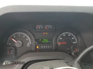 2013 Ford Econoline Cargo Commercial z VIN 1FTNE2EL8DDB01341, wystawiony jako Copart lot #43247025 z przebiegiem 146 232 mil mil oraz Szkody całkowita. Historia ofert i sprzedaży dostępna na DreamBid. Obrazek 9.