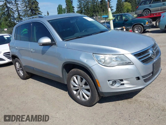 2011 Volkswagen Tiguan SE with VIN WVGBV7AX7BW529097, listed as a IAAI auction lot 42182690 with 139,878 mi miles and . Bid and sale history available at DreamBid. Image 1.