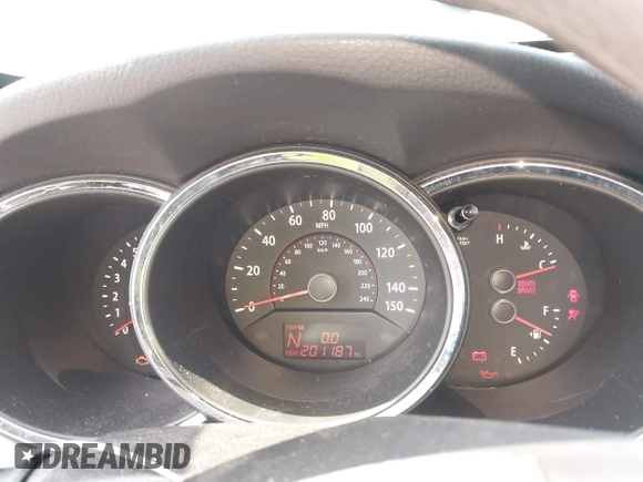 2011 Kia Sorento LX with VIN 5XYKT4A1XBG061125, listed as a IAAI auction lot 42576972 with 201,187 mi miles and . Bid and sale history available at DreamBid. Image 7.