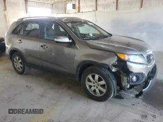 2011 Kia Sorento LX z VIN 5XYKT4A12BG161445, wystawiony jako Copart lot #56348755 z przebiegiem 199 777 mil mil oraz Szkoda całkowita • Salvage title. Historia ofert i sprzedaży dostępna na DreamBid. Obrazek 4.