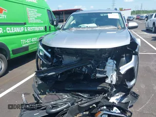 2025 Volkswagen Atlas SE z VIN 1V2WR2CA4SC509329, wystawiony jako IAAI lot #42122879 z przebiegiem Nie podano mil oraz . Historia ofert i sprzedaży dostępna na DreamBid. Obrazek 12.