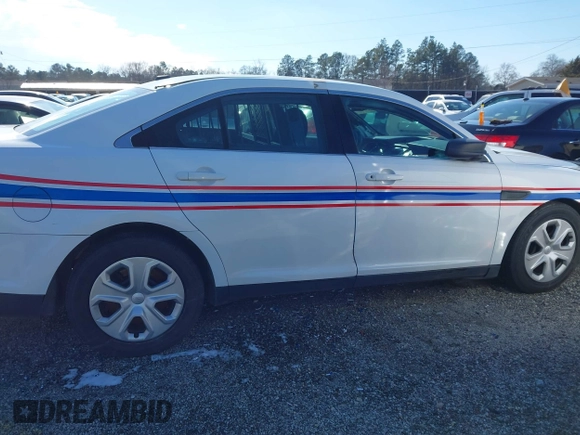 2015 Ford Police Interceptor с VIN 1FAHP2MK8FG121127, выставлен на аукционе IAAI как лот 41351136 с пробегом 176 782 миль миль и . История ставок и продаж доступна на DreamBid. Изображение 14.