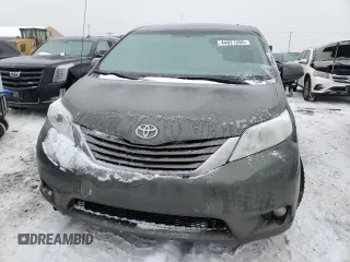 2013 Toyota Sienna XLE z VIN 5TDDK3DC1DS054184, wystawiony jako Copart lot #44821285 z przebiegiem 214 218 mil mil oraz Nie do naprawy • Non repairable. Historia ofert i sprzedaży dostępna na DreamBid. Obrazek 5.