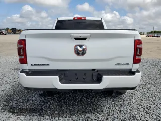 2022 Ram 2500 Laramie z VIN 3C6UR5FJ7NG229712, wystawiony jako Copart lot #51058115 z przebiegiem 36 094 mil mil oraz Szkoda całkowita • Salvage title. Historia ofert i sprzedaży dostępna na DreamBid. Obrazek 6.