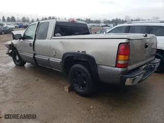 2000 Chevrolet Silverado 1500 LS with VIN 2GCEC19T1Y1204483, listed as a Copart auction lot 43361205 with 188,360 mi miles and Salvage Title. Bid and sale history available at carsss.com. Image 2.