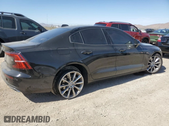2021 Volvo S60 Momentum with VIN 7JR102FK7MG102337, listed as a Copart auction lot 58465294 with 9,971 mi miles and Salvage Title. Bid and sale history available at carsss.com. Image 3.