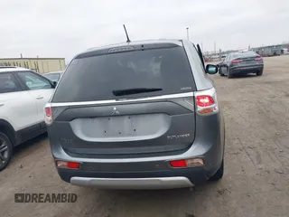 2015 Mitsubishi Outlander SE with VIN JA4AZ3A39FZ007936, listed as a IAAI auction lot 41003206 with 136,017 mi miles and . Bid and sale history available at DreamBid. Image 16.