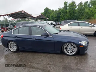 2014 BMW 3 Series 328d xDrive z VIN WBA3D5C52EKX95213, wystawiony jako IAAI lot #42260429 z przebiegiem 220 089 mil mil oraz . Historia ofert i sprzedaży dostępna na DreamBid. Obrazek 13.