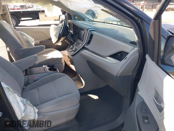 2020 Toyota Sienna LE Auto Access Seat with VIN 5TDKZ3DC0LS034445, listed as a IAAI auction lot 41445270 with 37,881 mi miles. Bid and sale history available at carsss.com. Image 5.