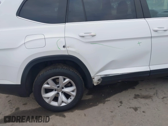 2018 Volkswagen Atlas S with VIN 1V2AP2CAXJC532712, listed as a IAAI auction lot 41177882 with 105,832 mi miles and . Bid and sale history available at DreamBid. Image 6.