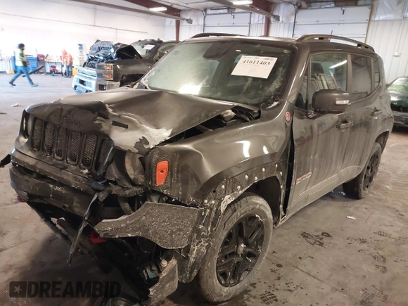 2018 Jeep Renegade Trailhawk with VIN ZACCJBCB7JPG85967, listed as a IAAI auction lot 41611403 with 70,073 mi miles. Bid and sale history available at carsss.com. Image 17.