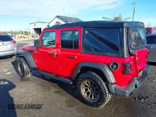 2020 Jeep Wrangler Unlimited Sport S с VIN 1C4HJXDG2LW341045, выставлен на аукционе IAAI как лот 41208571 с пробегом 121 244 миль миль и . История ставок и продаж доступна на DreamBid. Изображение 3.