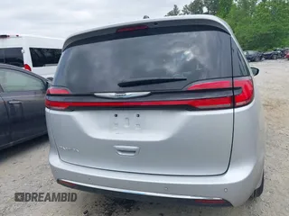 2024 Chrysler Pacifica Touring L with VIN 2C4RC1BG8RR139066, listed as a IAAI auction lot 42150531 with 18,777 mi miles and . Bid and sale history available at DreamBid. Image 16.
