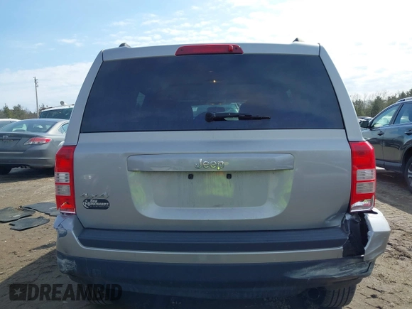 2014 Jeep Patriot Sport z VIN 1C4NJRBB5ED815798, wystawiony jako IAAI lot #41795546 z przebiegiem 106 875 mil mil oraz . Historia ofert i sprzedaży dostępna na DreamBid. Obrazek 16.