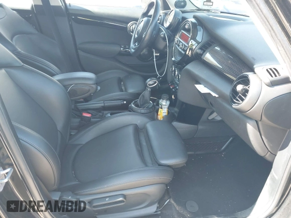 2016 MINI Hardtop 4 Door S z VIN WMWXU3C51G2D29400, wystawiony jako IAAI lot #42064309 z przebiegiem 85 021 mil mil oraz . Historia ofert i sprzedaży dostępna na DreamBid. Obrazek 5.
