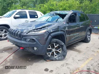 2017 Jeep Cherokee Trailhawk z VIN 1C4PJMBB8HW654321, wystawiony jako IAAI lot #42318465 z przebiegiem 137 923 mil mil oraz . Historia ofert i sprzedaży dostępna na DreamBid. Obrazek 2.
