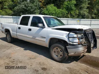 2003 Chevrolet Silverado 1500HD LS z VIN 1GCGK13UX3F239683, wystawiony jako Copart lot #69690574 z przebiegiem 253 887 mil mil oraz Szkoda całkowita • Salvage title. Historia ofert i sprzedaży dostępna na DreamBid. Obrazek 4.