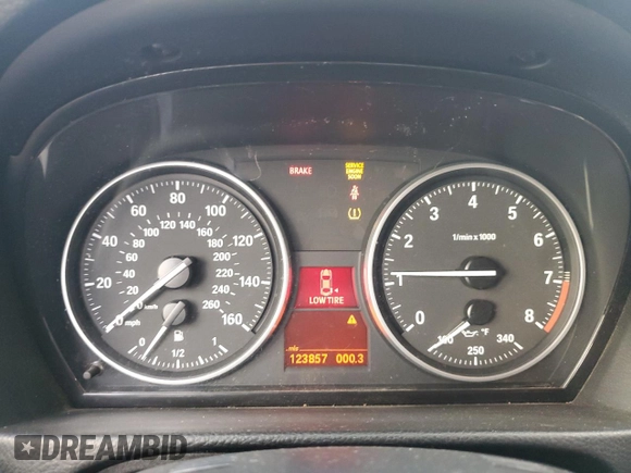 2007 BMW 3 Series 328i with VIN WBAWR33507PX75132, listed as a Copart auction lot 80589484 with 123,857 mi miles and Clean title. Bid and sale history available at DreamBid. Image 9.
