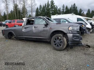 2020 Ram 3500 Laramie z VIN 3C63R3JL0LG121079, wystawiony jako Copart lot #51137765 z przebiegiem Nie podano mil oraz Szkody całkowita. Historia ofert i sprzedaży dostępna na DreamBid. Obrazek 4.