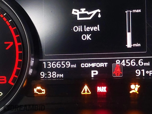 2017 Audi A4 Premium z VIN WAUGNAF47HN025134, wystawiony jako IAAI lot #42368704 z przebiegiem 136 659 mil mil oraz . Historia ofert i sprzedaży dostępna na DreamBid. Obrazek 15.
