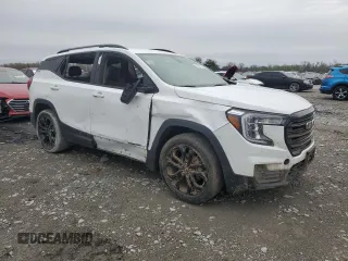 2022 GMC Terrain SLT with VIN 3GKALVEV7NL302641, listed as a Copart auction lot 51687135 with 43,258 mi miles and Salvage Title. Bid and sale history available at carsss.com. Image 4.